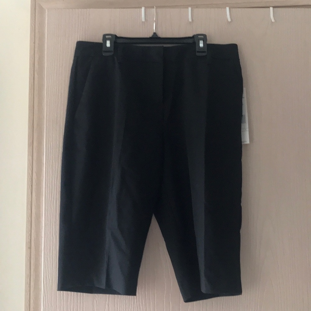 Classy Bermuda shorts NEW WITH TAGS!